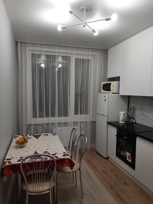 Девушку на подселение