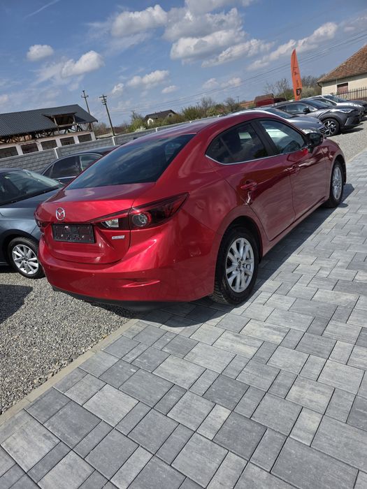 Mazda 3  2,0 Benzina 120 Cp.Bi-xenon posibilitatea rate trasport gratuit Garanție