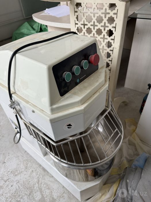 Тестомес спиральный Hurakan HKN-20SN2V 20л