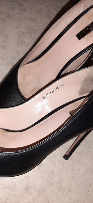 Продам женские туфли