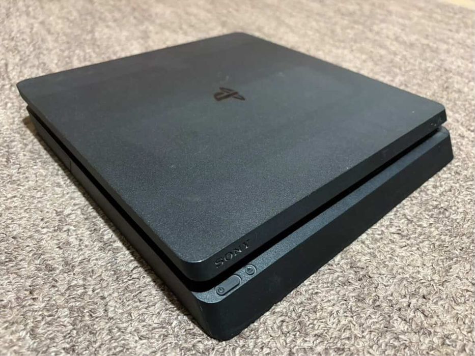 Playstation 4 +2 джойстика Неразличим от НОВ