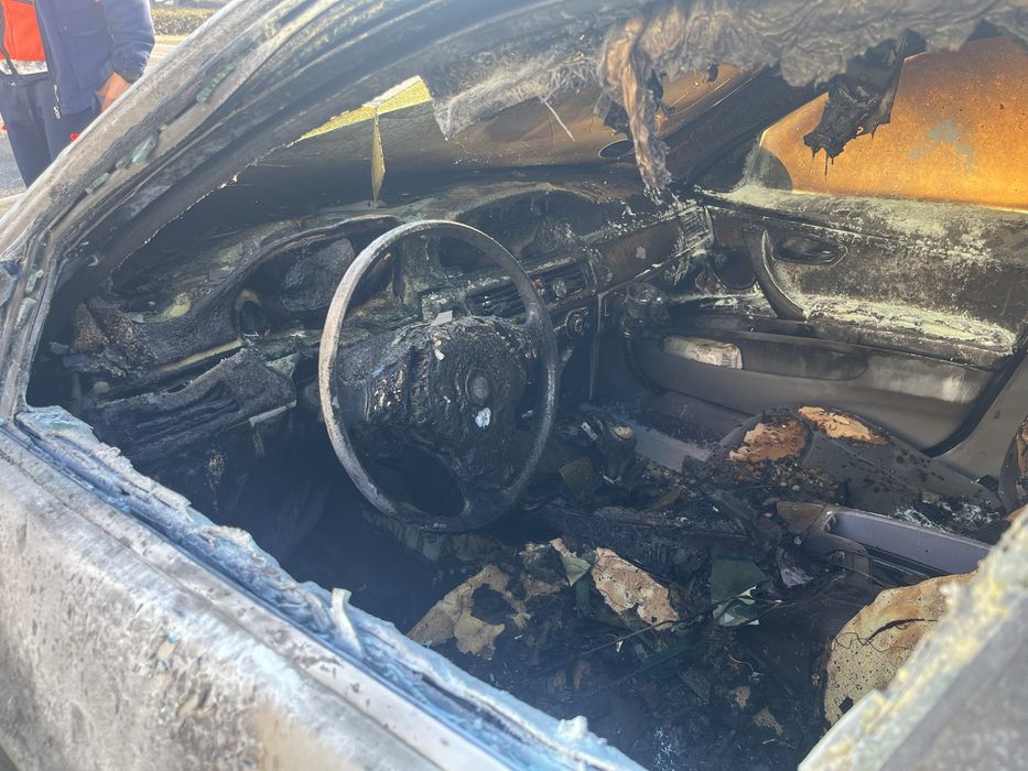 BMW e90 320i, Ars ieri.