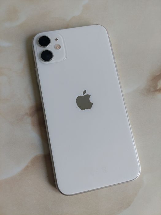 Vând Apple iPhone 11 ALB de 128Gb Neverlocked, fără probleme //poze