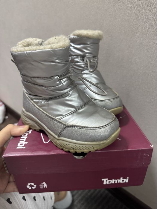 Продам обувь детскую