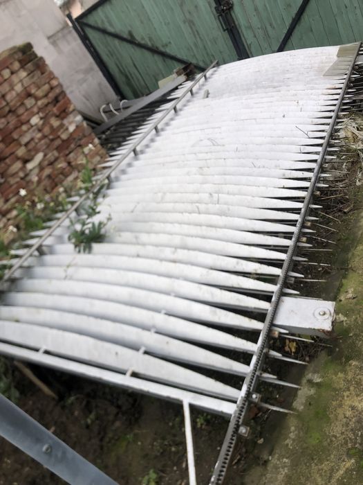 Vând poartă/gard fier forjat