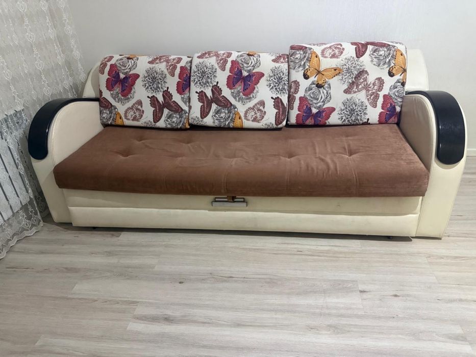 Срочно продам диван