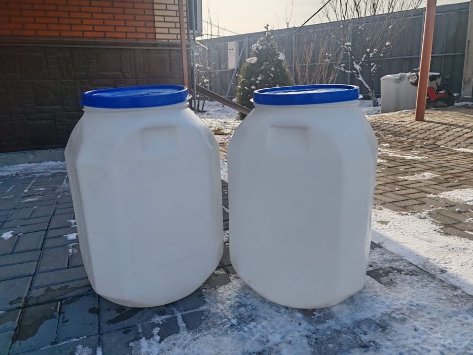 Канистры , бочки
