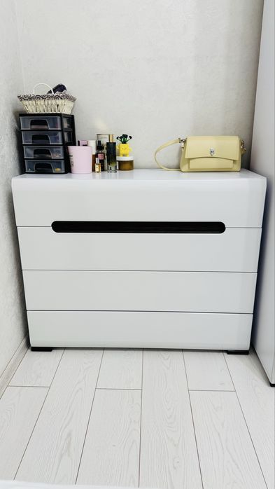 Продам спальный гарнитур