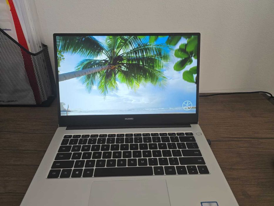 Laptop Huawei MateBook D14 cu procesor AMD Ryzen 5 3500U, 14 inch