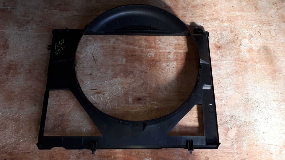 Диффузор радиатора на Ниссан Террано R50 Дизель Бензин