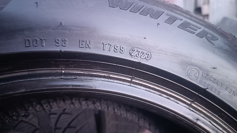225/55/17 Pirelli Дот 2323