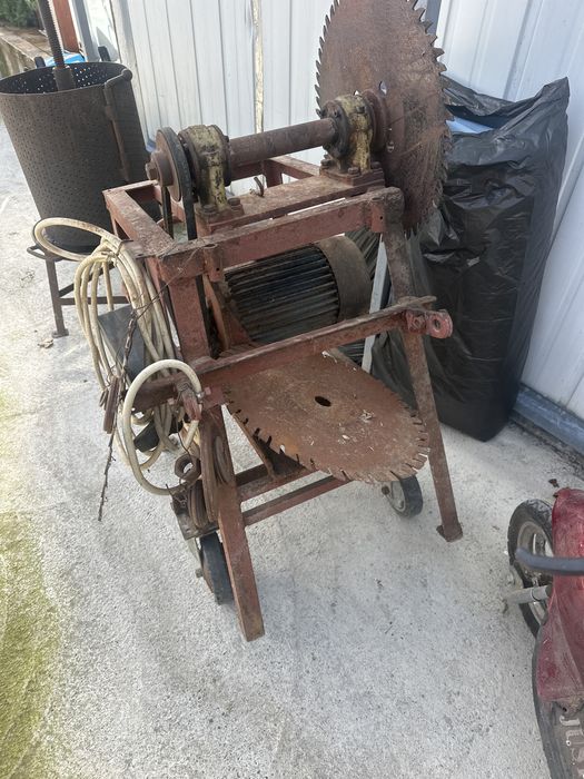 Циркуляр с трифазен мотор