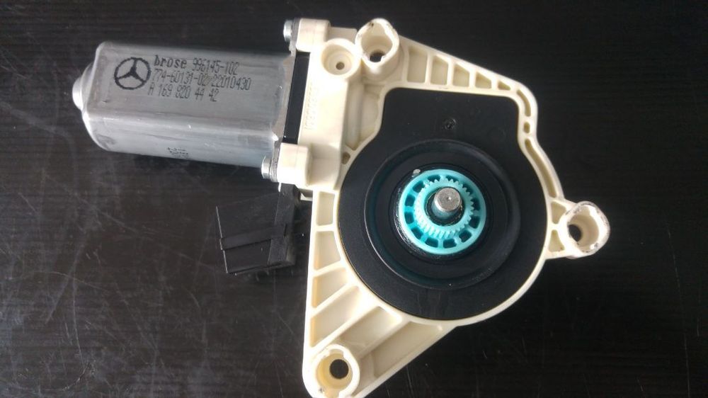 Motoras macara geam dreapta fata mercedes a class w169 7746013102