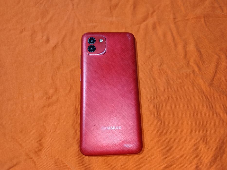 Продам. Телефон Samsung A03, 32Gb, red.