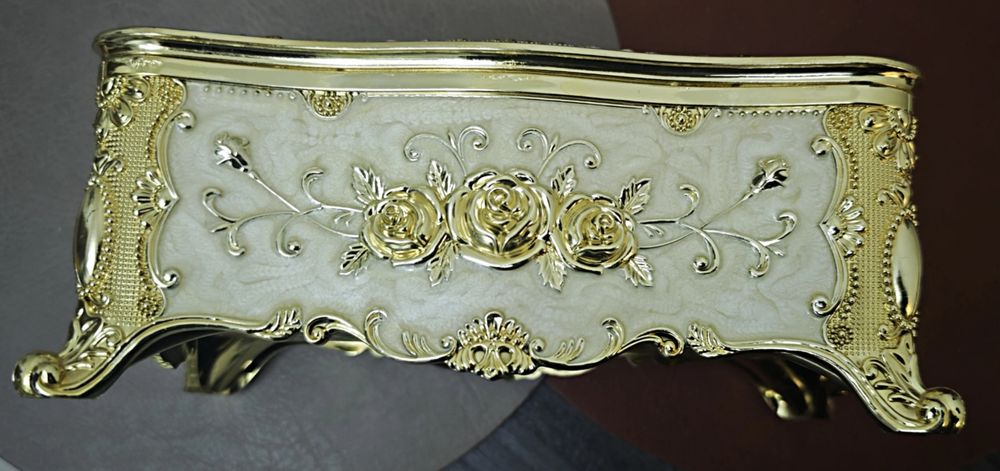 Салфетница в классическом стиле