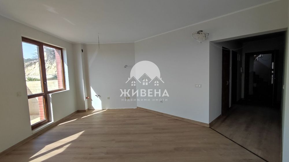 Продавам партерен 2-стаен апартамент, Виница, До ключ, гледка море