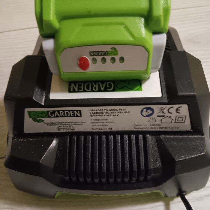 Garden acumulator 40v si incarcator