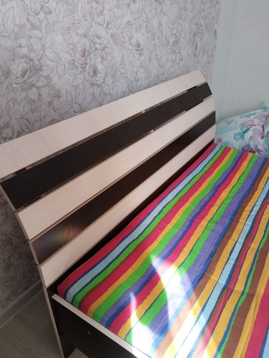 Продам кровать полуторка