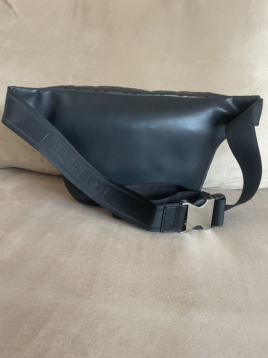 Чантичка / паласка Fendi