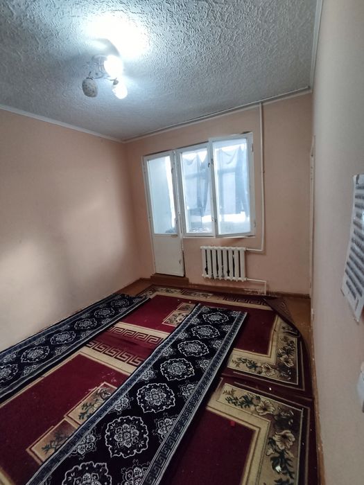 Продаю квартиру чиланзар 6квартал 2комнат 1этаж  смежка ненеторец