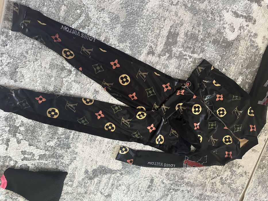 LV костюм двойка