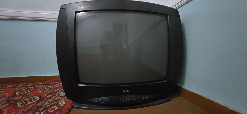 Телевизор LG продаётся