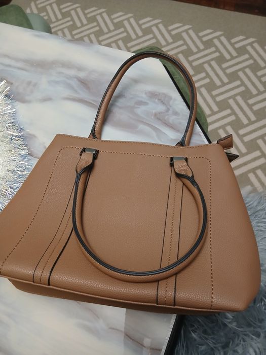 Чисто нови дамски чанти