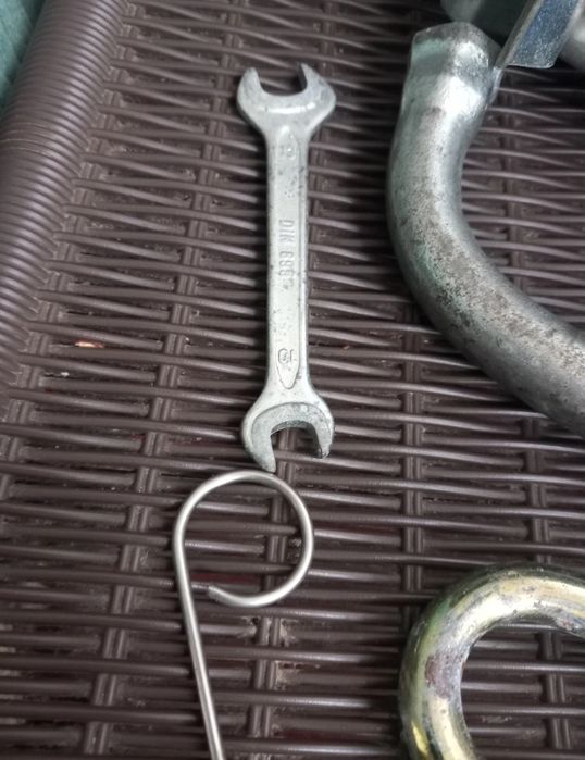 Vand cric original , tot ce e in poza 100 lei fix