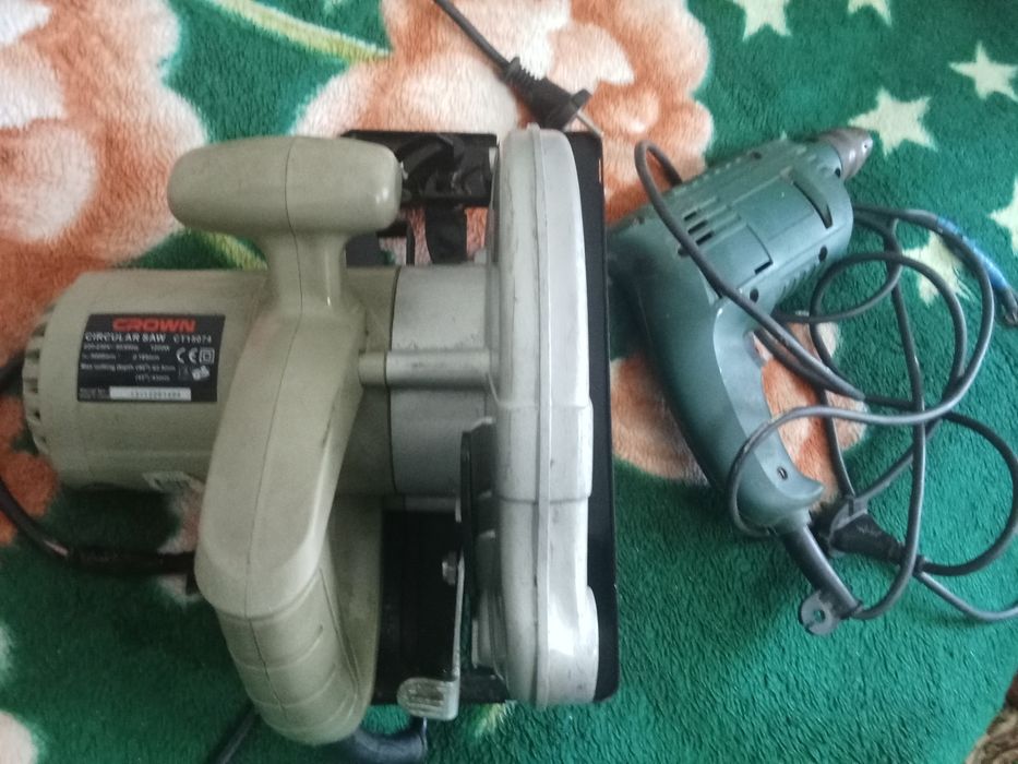 Дрель , пчёлка Кроун как новый