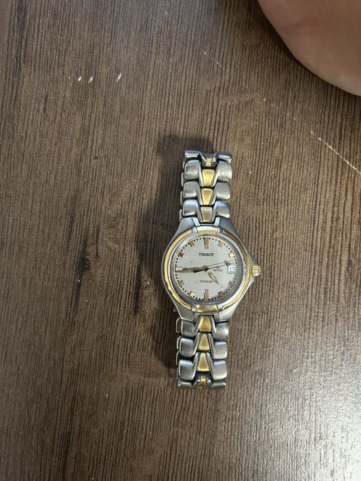 Часовник Tissot  titanium case