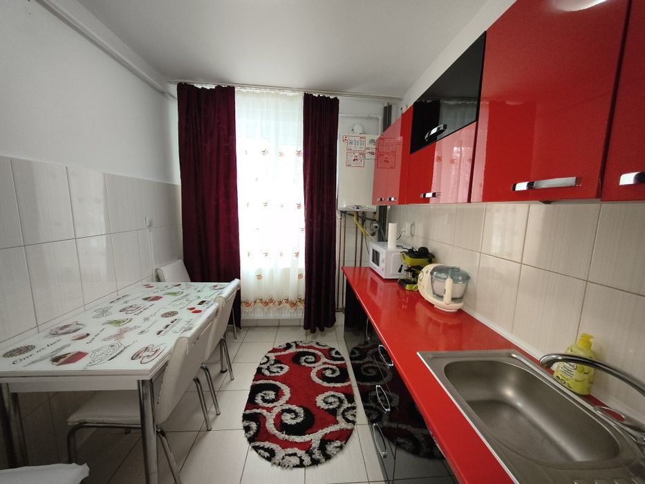 Închiriez Apartament 2 camere,zonă liniștită