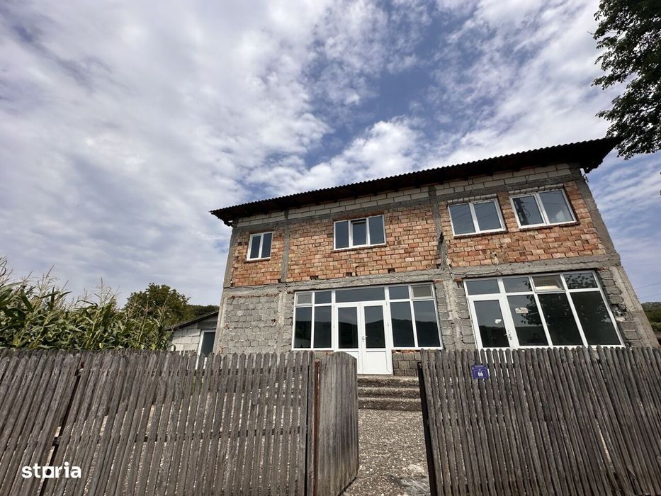 Casa/Spatiu Comercial - Genuneni