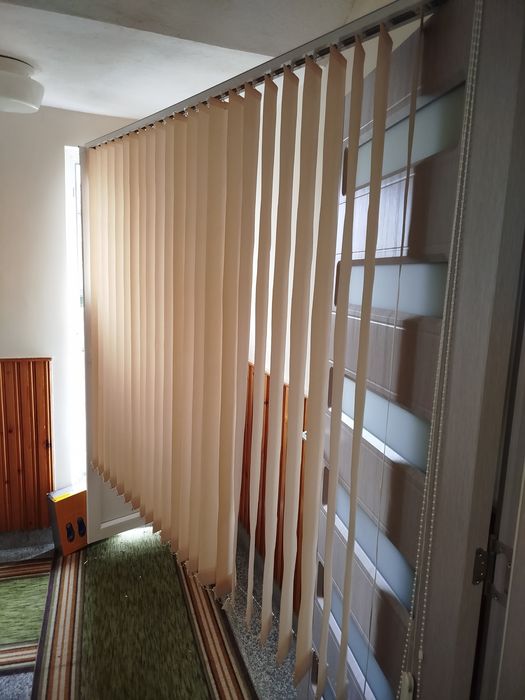 Вертикални щори с лайсна