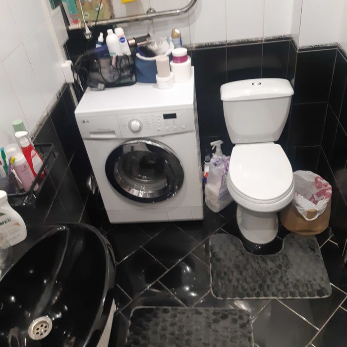 Продам 2 комн. квартиру в самом центре Караганды