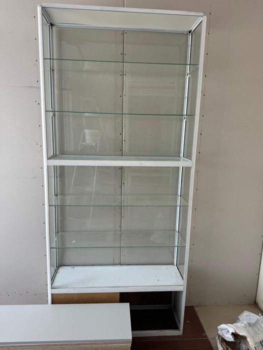 Продам Витринные полки стеклянные