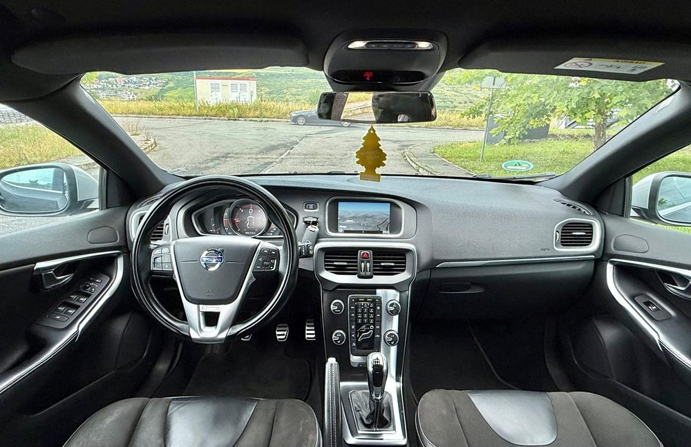 Volvo V40 R-Design 2016 Bi-Xenon 2.0  euro6