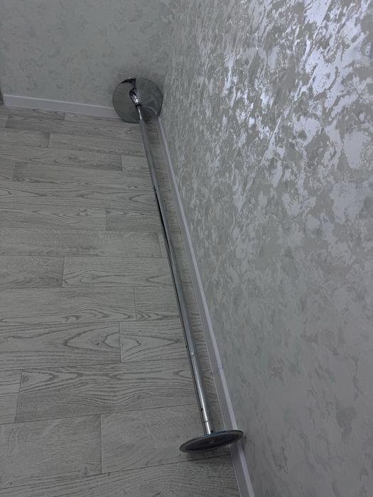 пилон для танцев