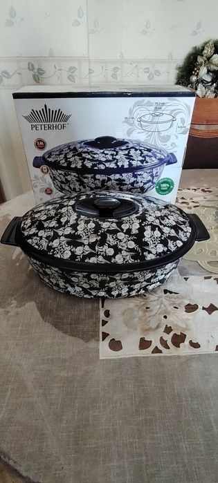 Продам керамическое блюдо с крышкой