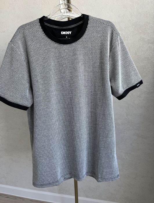Футболка DKNY (S,M)