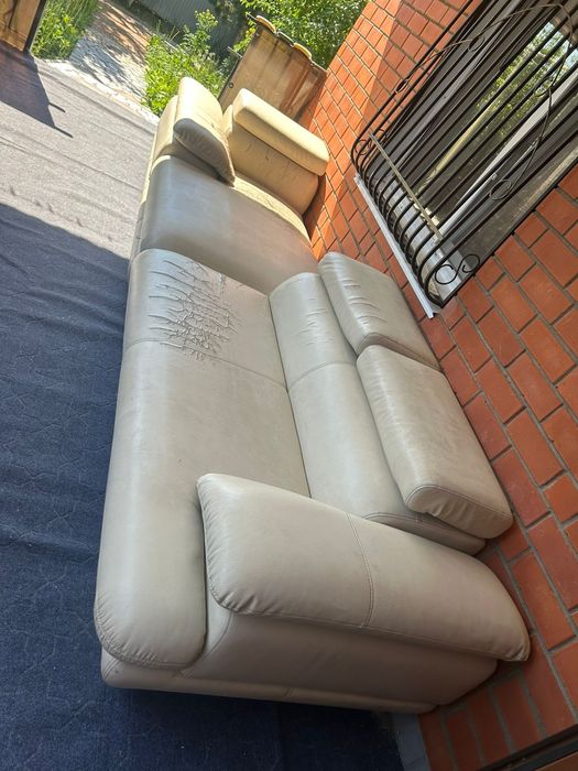 Продам диван срочно