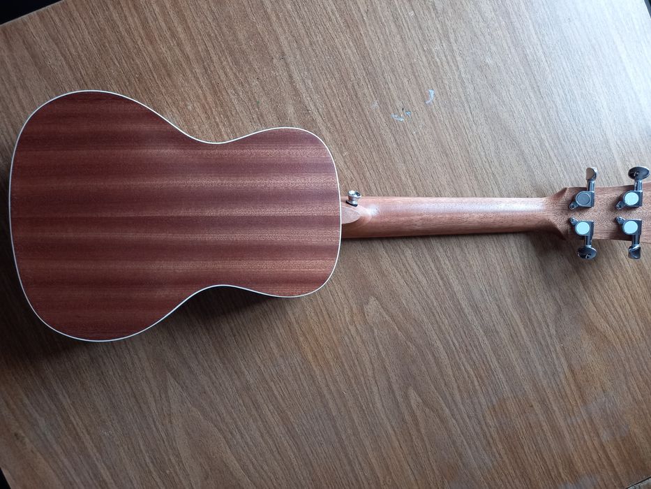 Продам укулеле концерт Deviser