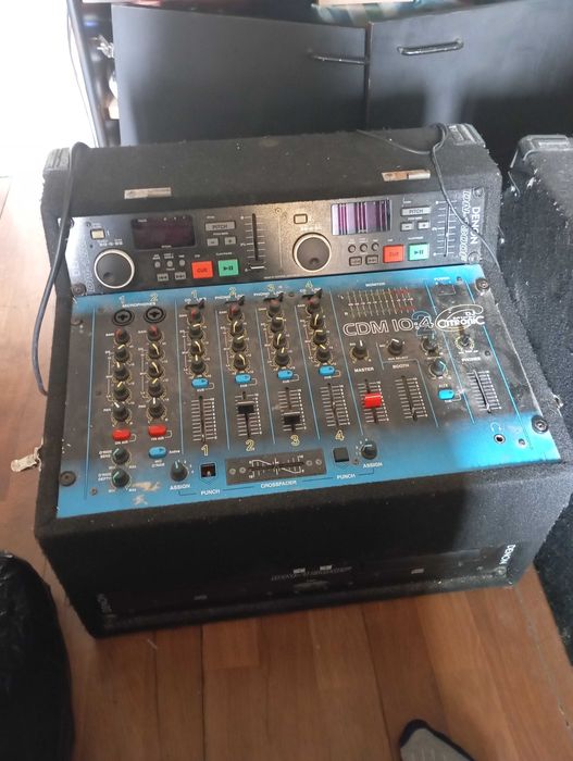 Продавам двоен CD плеър DENN DN-100F+4каналенн