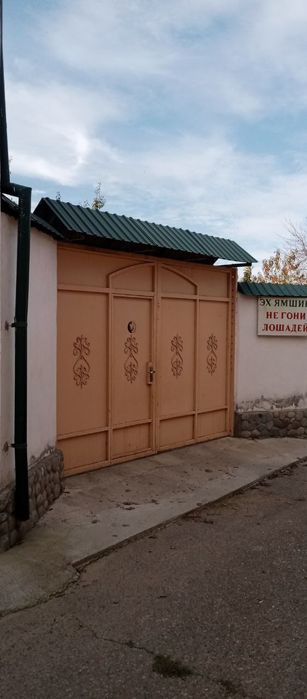 Yer sotiladi 6sotiq remont qilingan 2qavatli uyi bor  dakumentlari joy