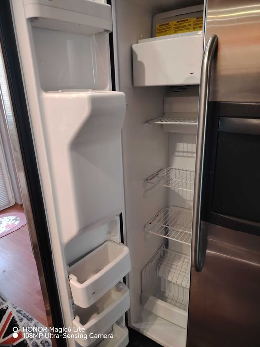 Хладилник Side by side General Electric за части или ползване