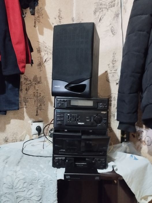 Телевизор LG. Музыкальный центр PHILIPS