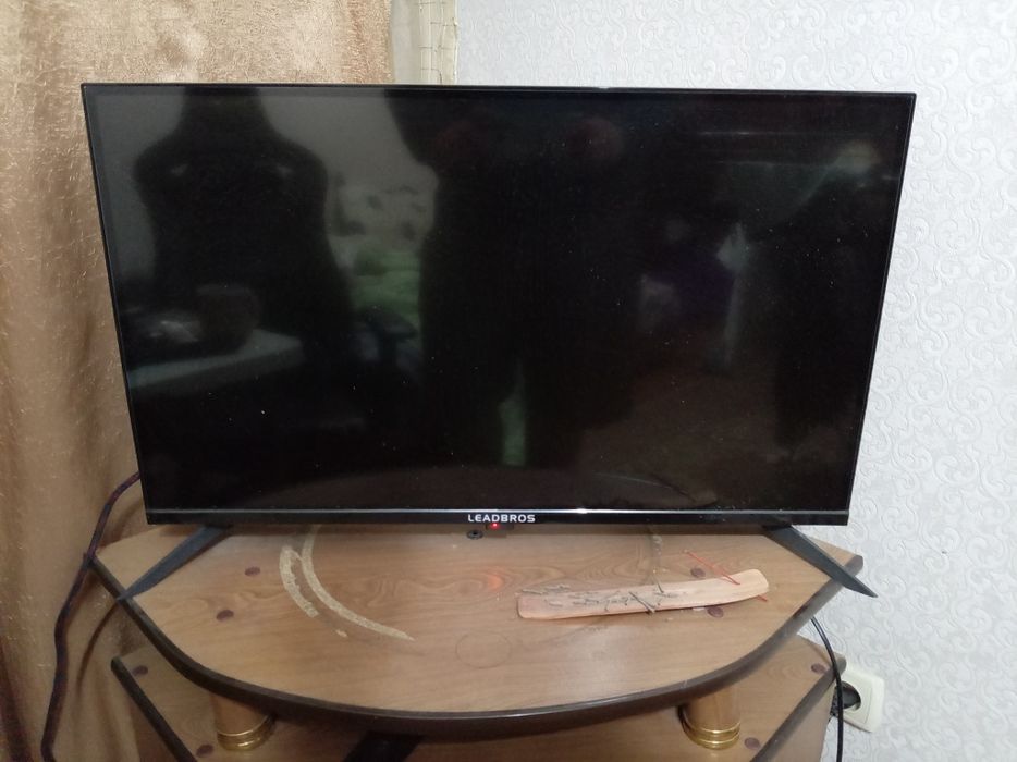 Телевизор leadbros