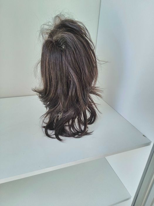 Продава се перука