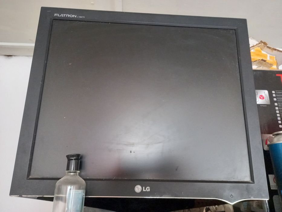 Отдам даром, системный блок и монитор, в рабочем состоянии.