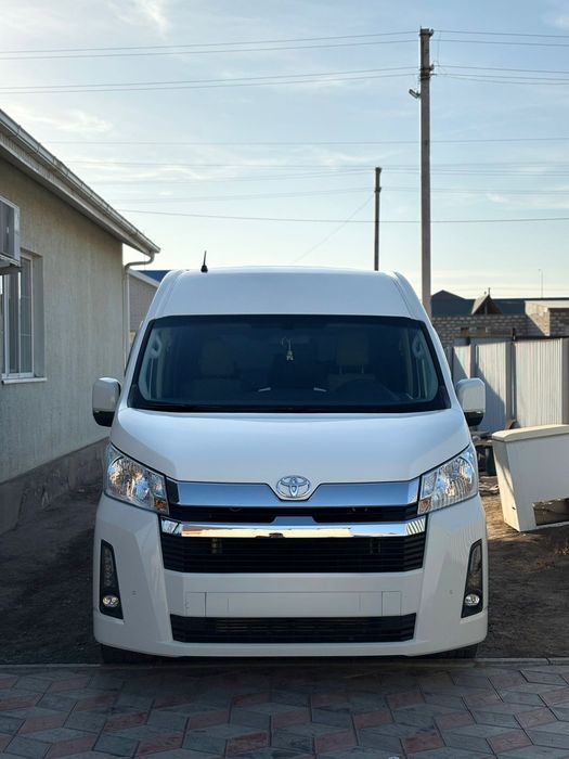 Toyota hiace микроавтобус