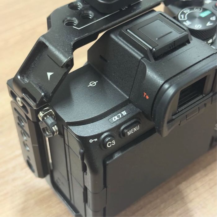 Полнокадровая камера Sony alpha 7iv